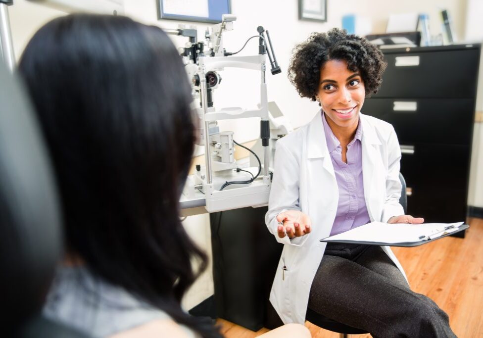 Consultation at the optometrist's office.